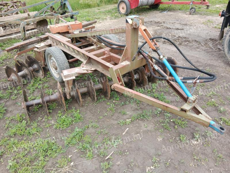 Towed "V" disc