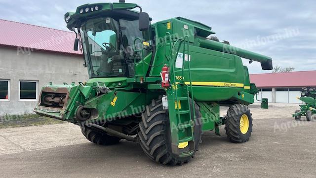 John Deere T660 Combine