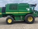 John Deere T660 Combine