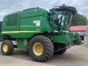 John Deere T660 Combine