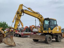 Komatsu PW140-7 gumikerekes kotró