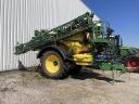 Vučena prskalica John Deere 840 TF