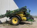 Vučena prskalica John Deere 840 TF