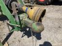Vučena prskalica John Deere 840 TF