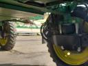 John Deere R4038 self-propelled sprayer