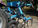 Row cultivator