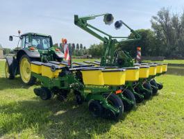 John Deere 1760