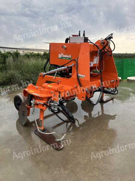 Rinieri Turbo Twin combine harvester