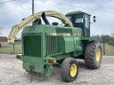 John Deere 6710 Silagehäcksler + Anbaugeräte