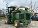 John Deere 6710 Silagehäcksler + Anbaugeräte