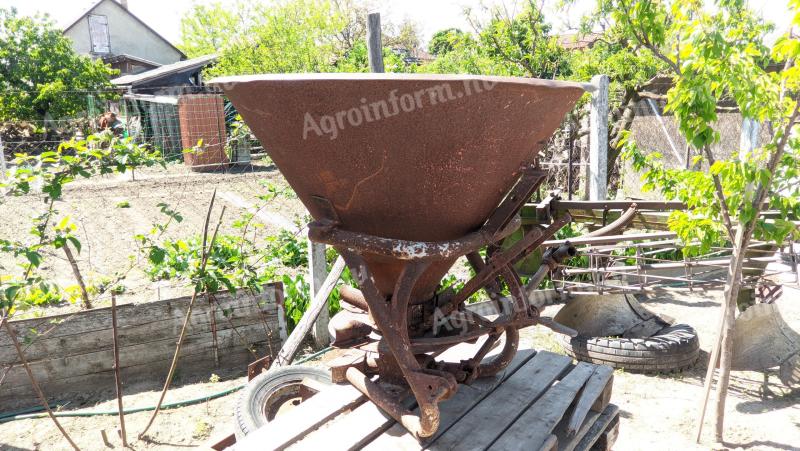 Distribuitor de îngrășăminte 300 litri