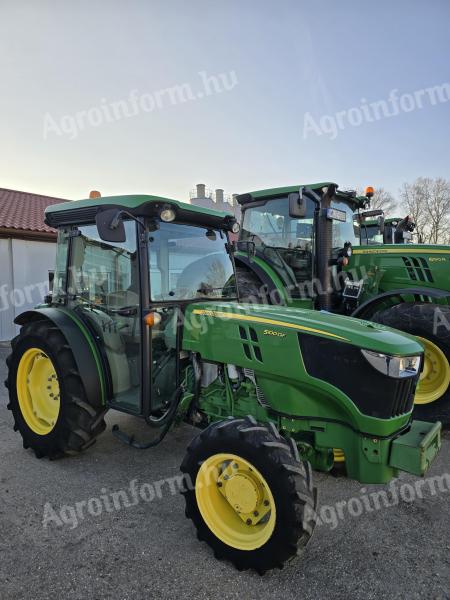John Deere 5100 GF tractor
