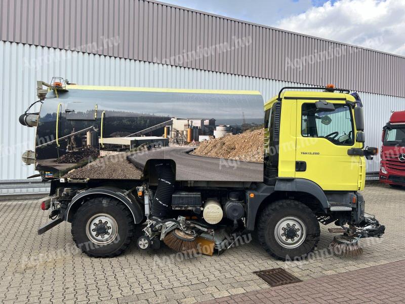 Zamiatarka MAN TGM 13.280 4X4 BL / 2010 / 75 550 km / leasing od 20%