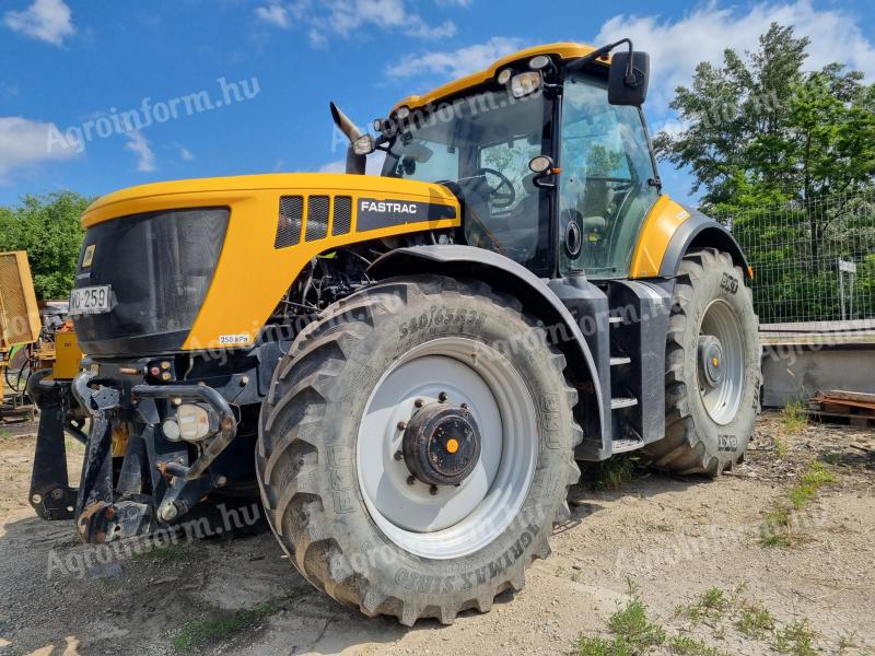 JCB 8310 tractor