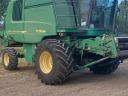 John Deere WTS 9640 grain combine