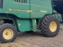 John Deere WTS 9640 grain combine