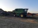 John Deere WTS 9640 grain combine