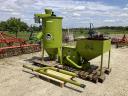 Feed mixer, feed mixing system and grinder Ley