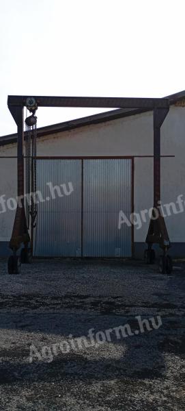 Portálový jeřáb na prodej ITLS