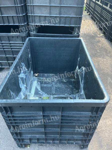 Plastic container III o