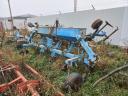 Hoses for row cropping