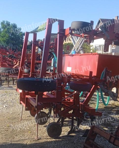 Row cultivator - cultivator with filling tine