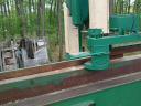 Band saw with waste return conveyor