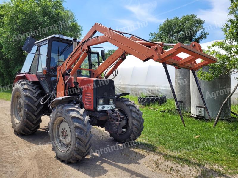 MTZ traktor, přívěs