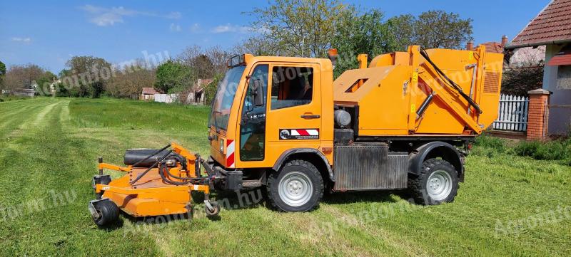 Mercedes-Benz UNIMOG UX100 with many adapters, replacement calculation