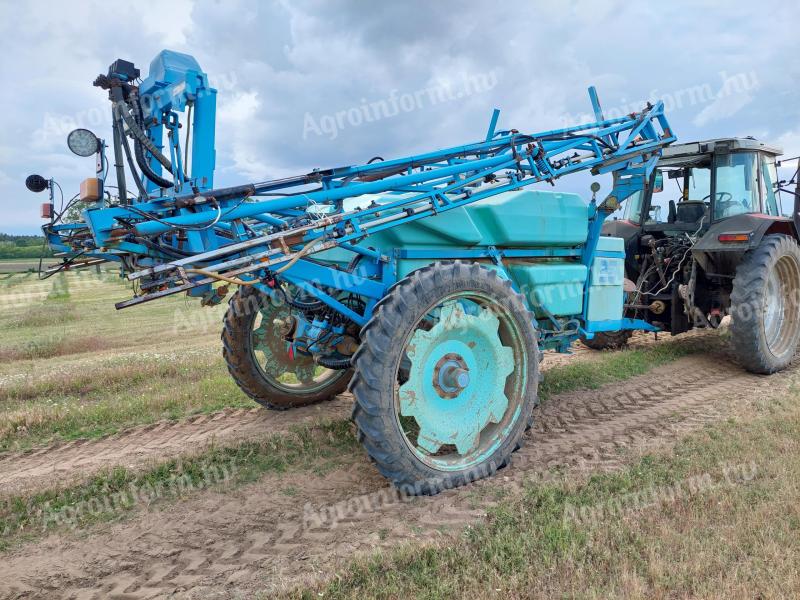 Vučena prskalica Berthoud Racer 2500 sa test traktorom MTZ