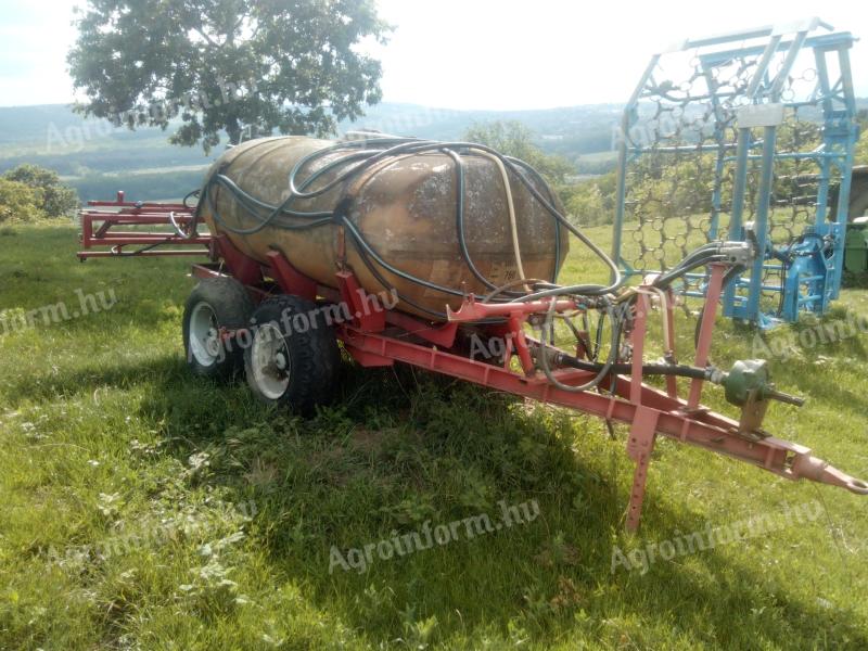 Towed SP 2002 sprayer