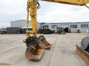 Rypadlo Komatsu PW148-10 s gumovými koly