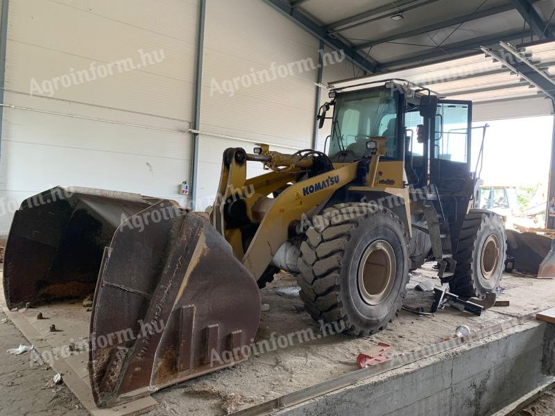 Komatsu WA430-6 front loader