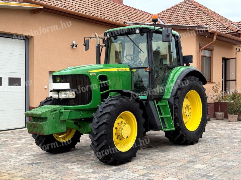 John Deere 6630 tractor
