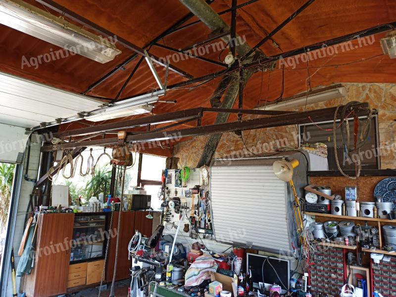 Macara cu coloană rotativă pentru atelier