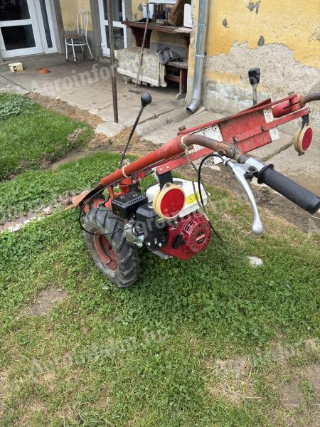 Sekačka MF-70, zcela nová, vybavená čtyřtaktním motorem na prodej