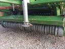 Krone Variopack 1500 round baler