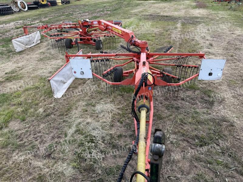KUHN GA 6522 dvourotorový vychystávač, manipulátor s objednávkami