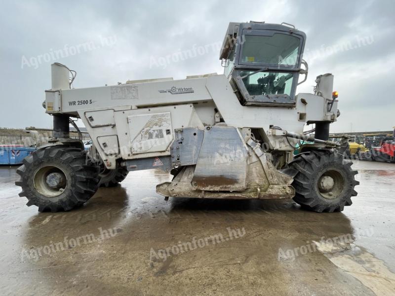 WIRTGEN WR 240 / 2013 / 9360 operating hours / Leasing from 20%
