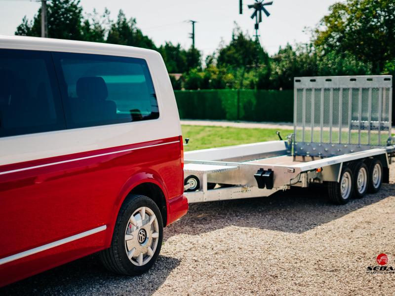 Nova prikolica za prevoz mašina marke Martz od 3500 kg košta 2.928.000 forinti umesto 2.599.000 forinti