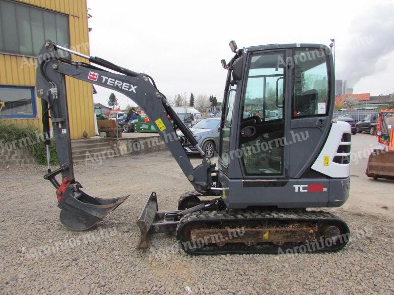 Terex TC 35 / 2016 / 1 823 operating hours / Leasing from 20%
