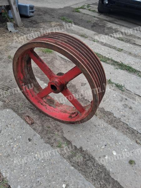 Belt pulley 51 cm diameter, 6 passengers