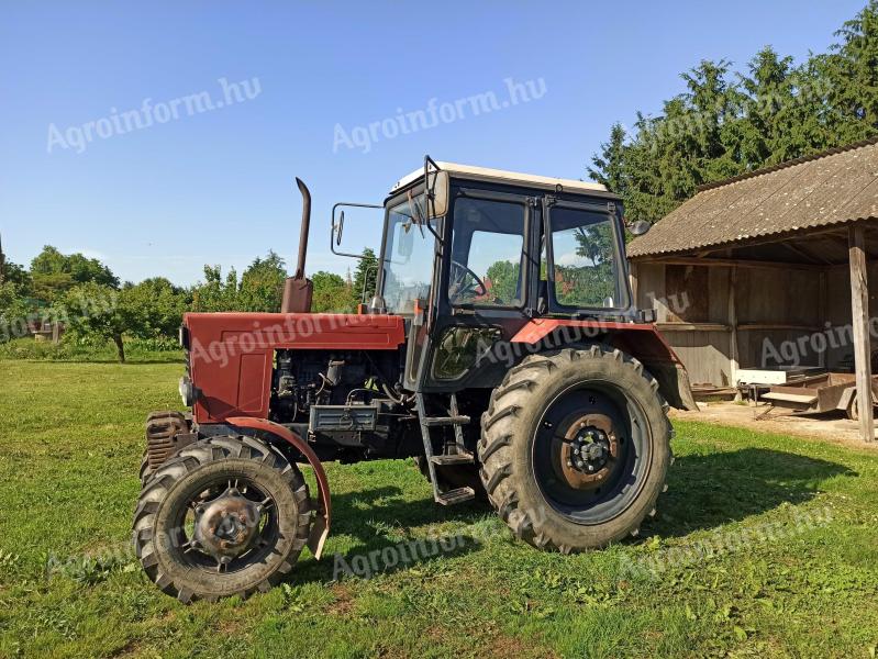 Traktor MTZ 82 a nářadí