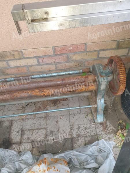 Několik strojů na prodej z důvodu uzavření dílny
