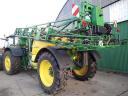 John Deere 740i field trailed sprayer