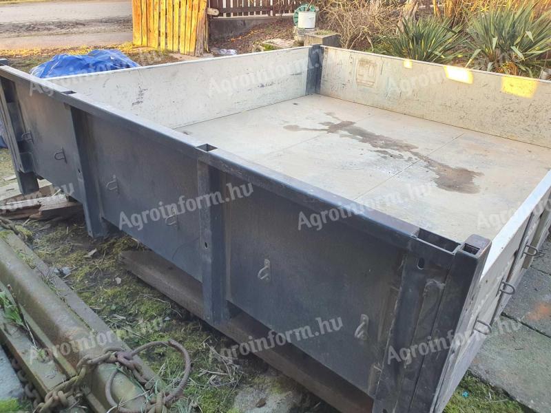 Platform and subframe