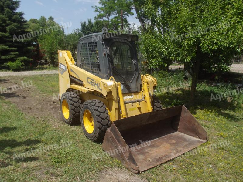 Prodajem utovarivač Gehl SL 5240
