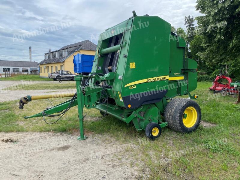 John Deere 852 Ballenpresse