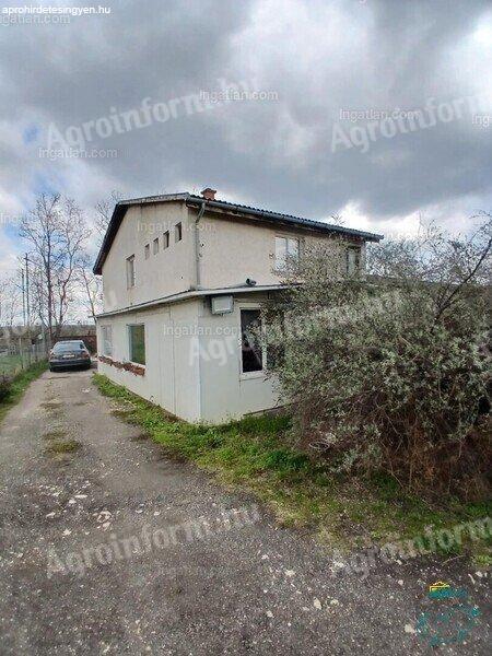 Fabrik zu verkaufen in Üllön