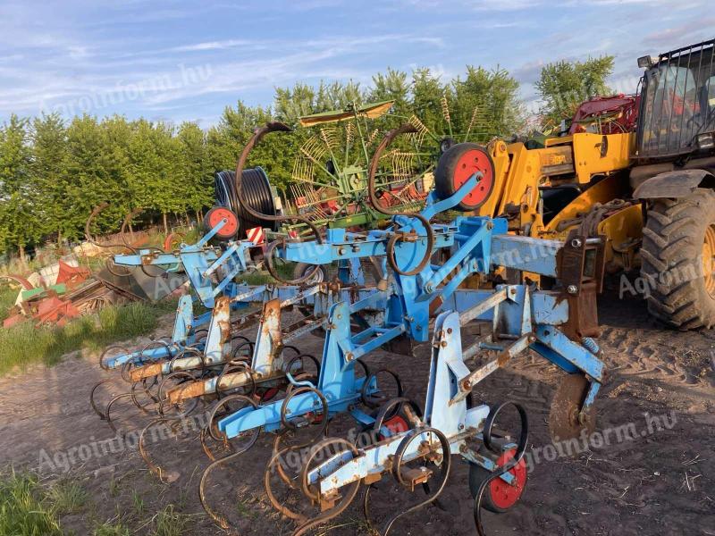 MONOSEM 6 row spring-loaded row cultivator